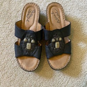 Natural Soul sandals